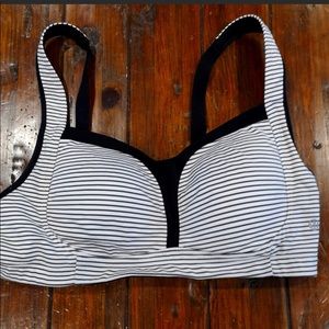 Lululemon ta ta tamer 36 DD